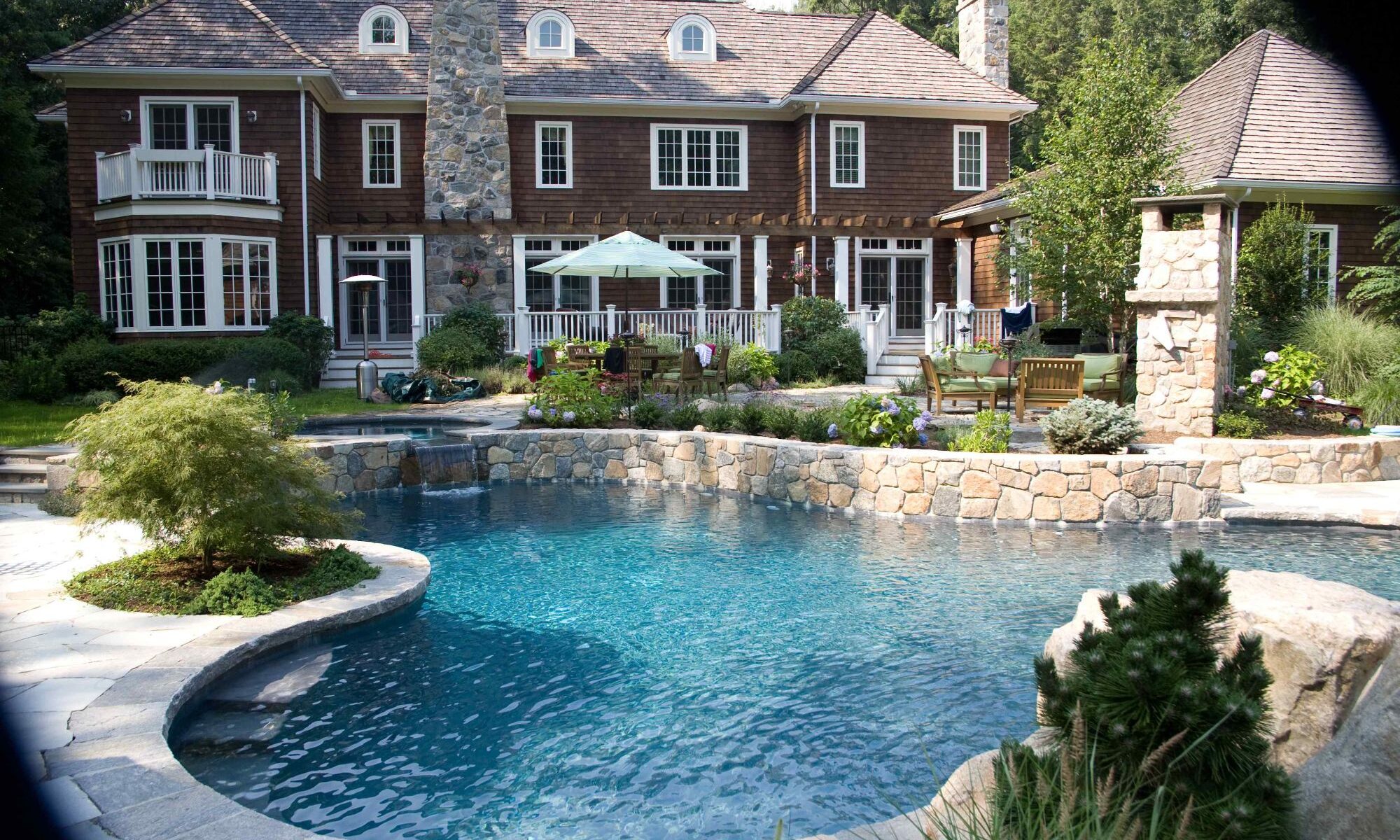 Custom Pool, Spa Design & Build Contractors | Greenwich, CT